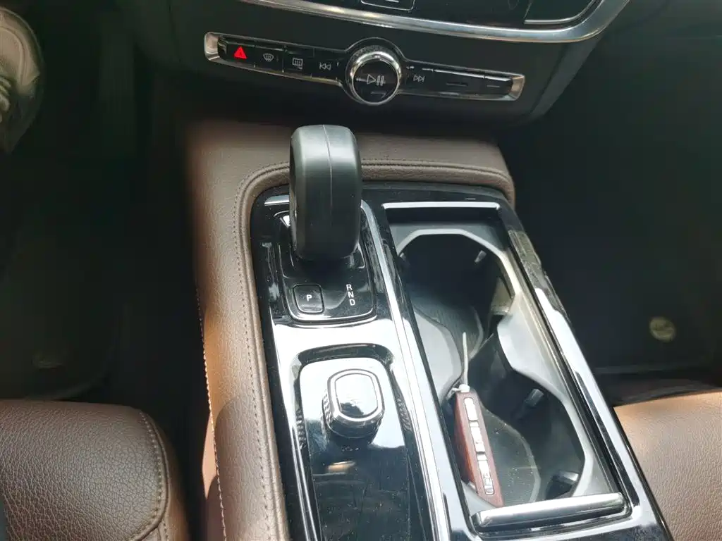 Volvo S90 PHEV 2021 — фото 15