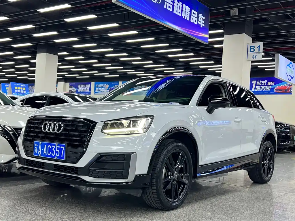 Audi Q2L 2020 — фото 1