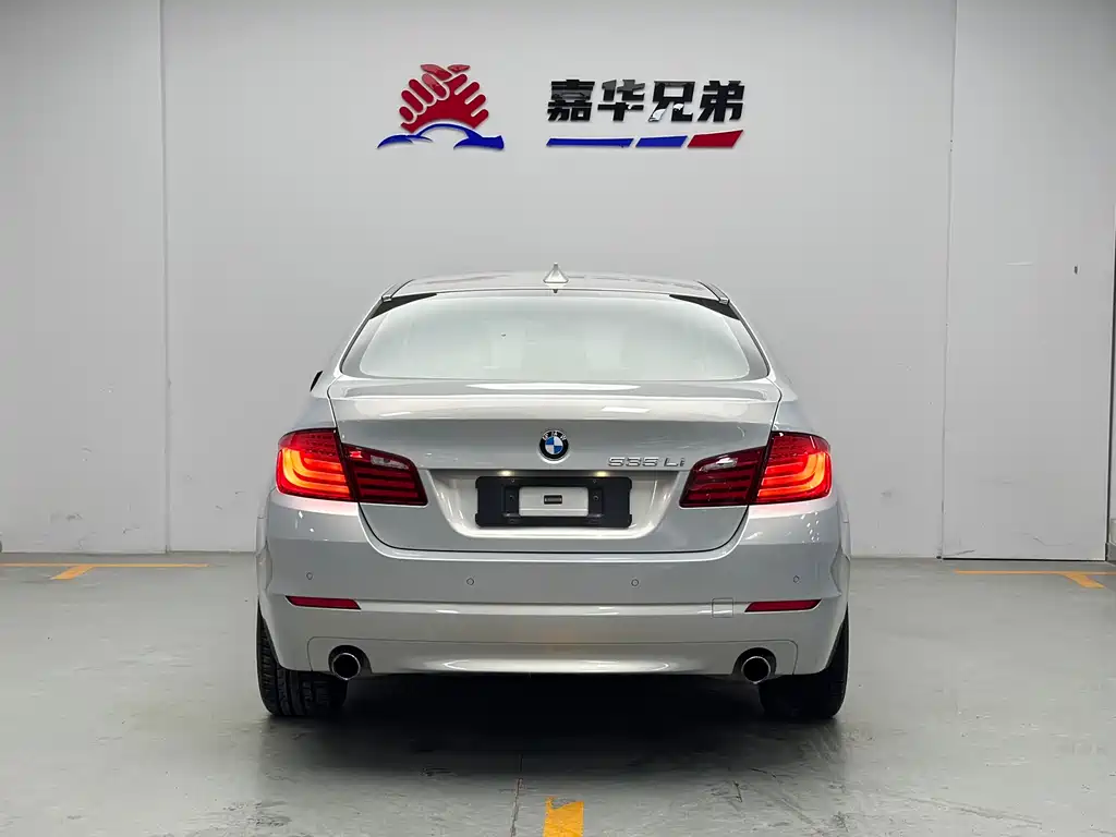 BMW 5 Series 2010 — фото 12