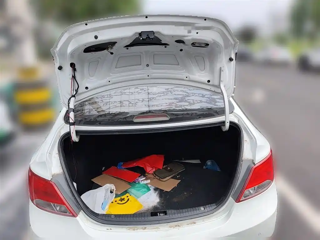 Hyundai Verna 2016 — фото 15
