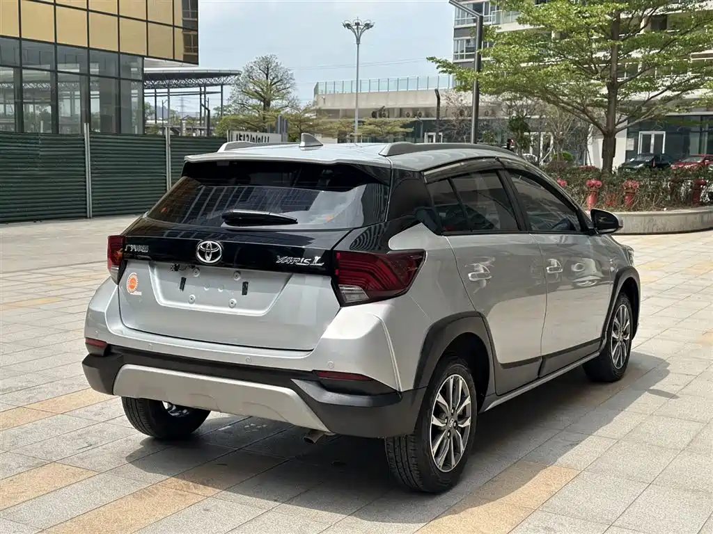 Toyota Yaris L 2021 — фото 6