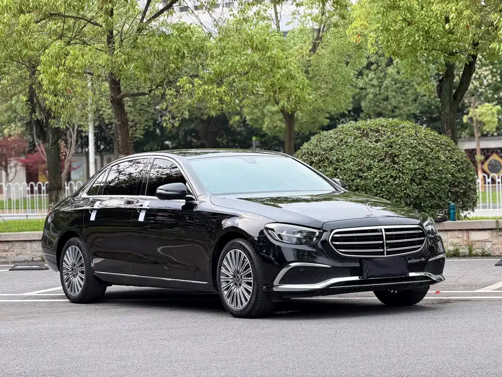 Mercedes-Benz E-Class 2022 — фото 6