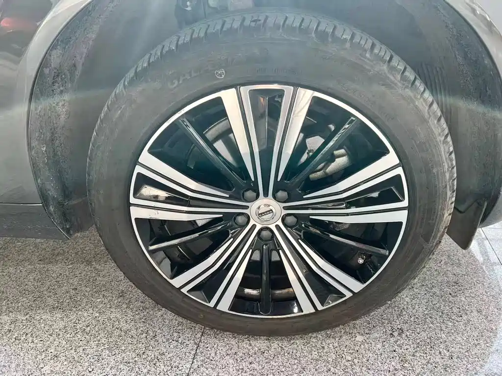 Volvo XC60 PHEV 2022 — фото 16
