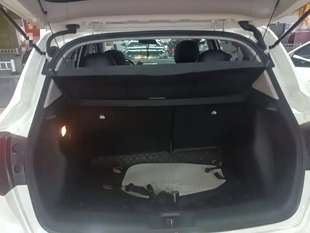 Nissan Tiida 2018 — фото 19