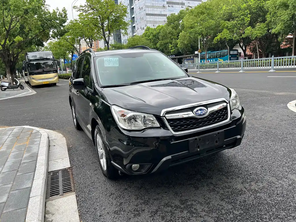 Subaru Forester 2015 — фото 3