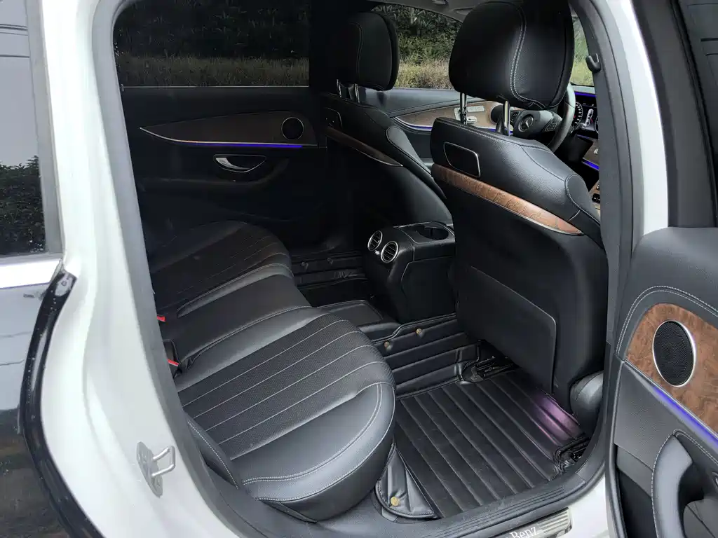 Mercedes-Benz E-Class 2018 — фото 10