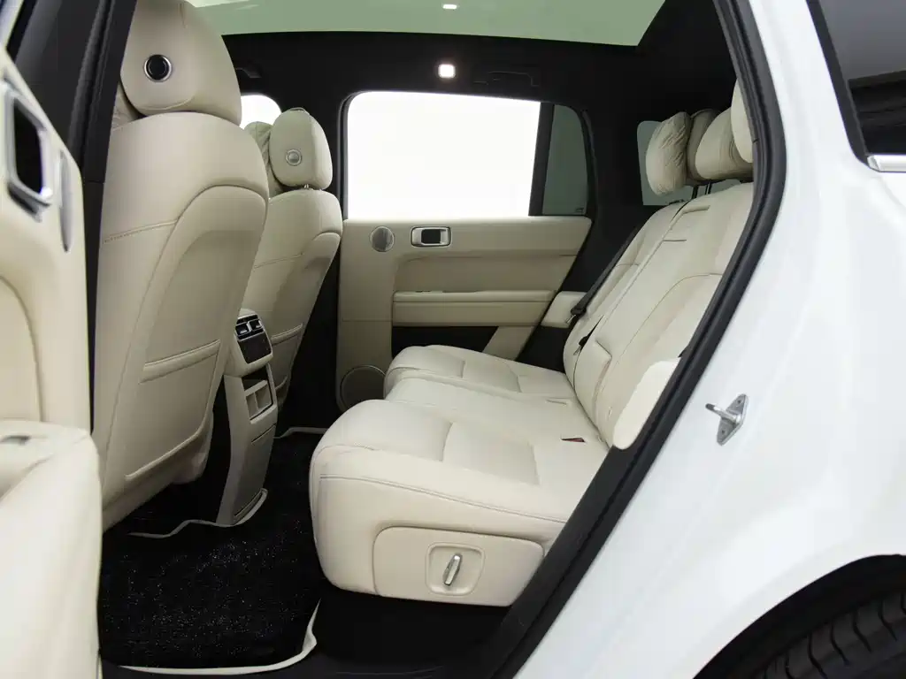 Li Auto Li L6 2025
