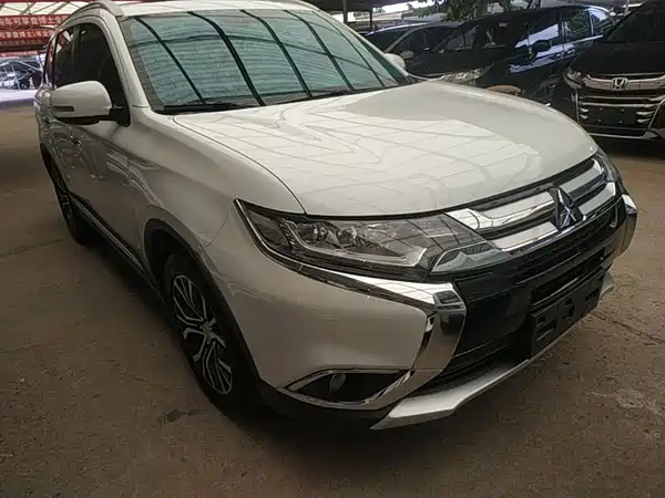 Mitsubishi Outlander 2018