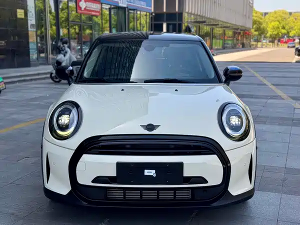 MINI MINI 2023