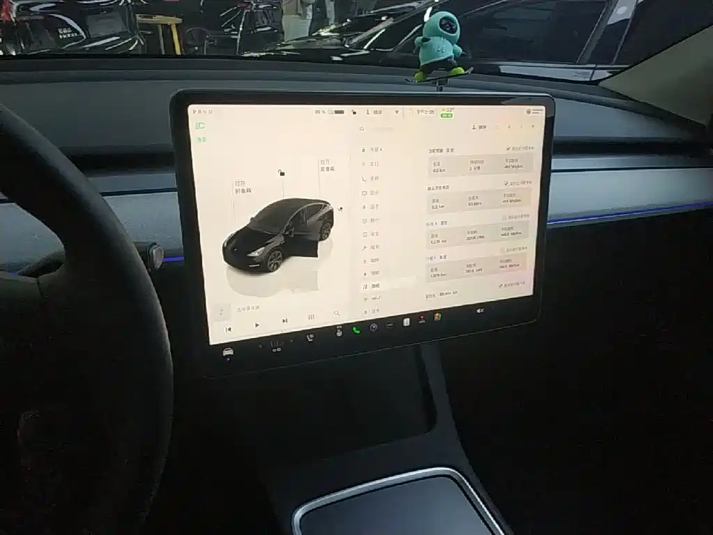 Tesla Model Y 2024 — фото 13