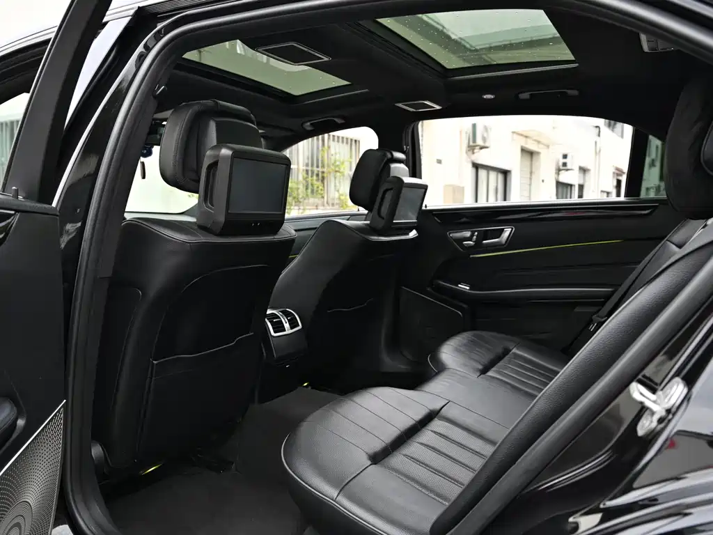 Mercedes-Benz E-Class 2014 — фото 11