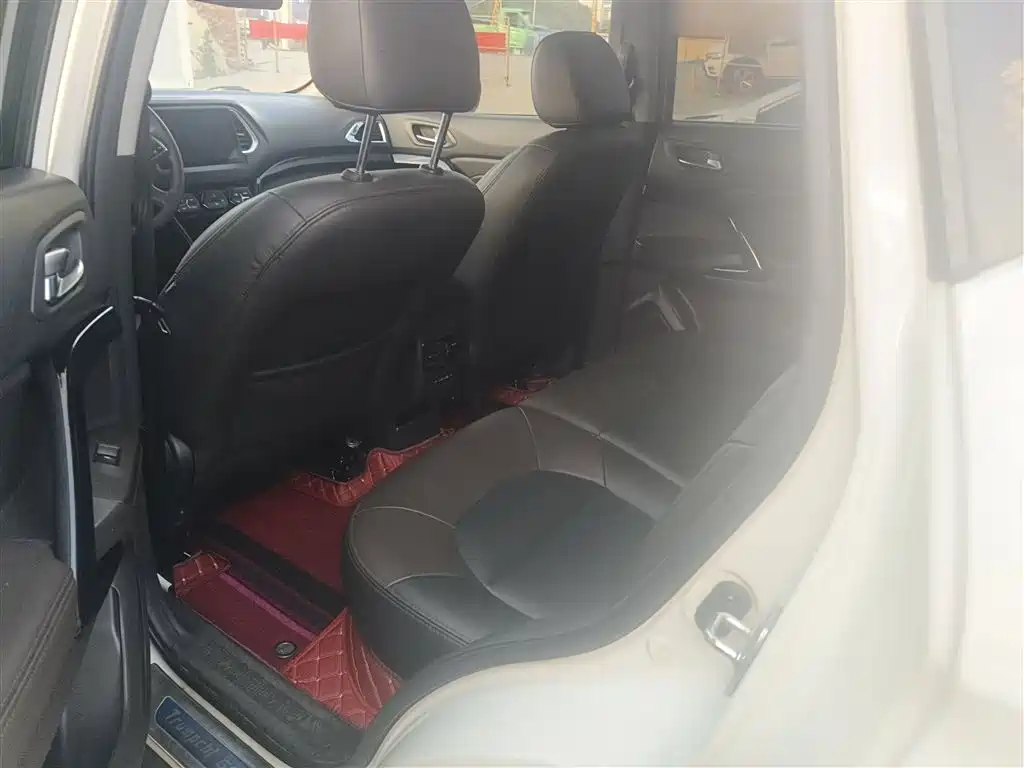 GAC Motor Trumpchi GS4 2017 — фото 12