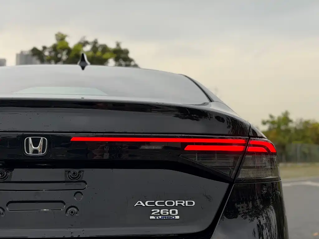 Honda Accord 2024 — фото 8