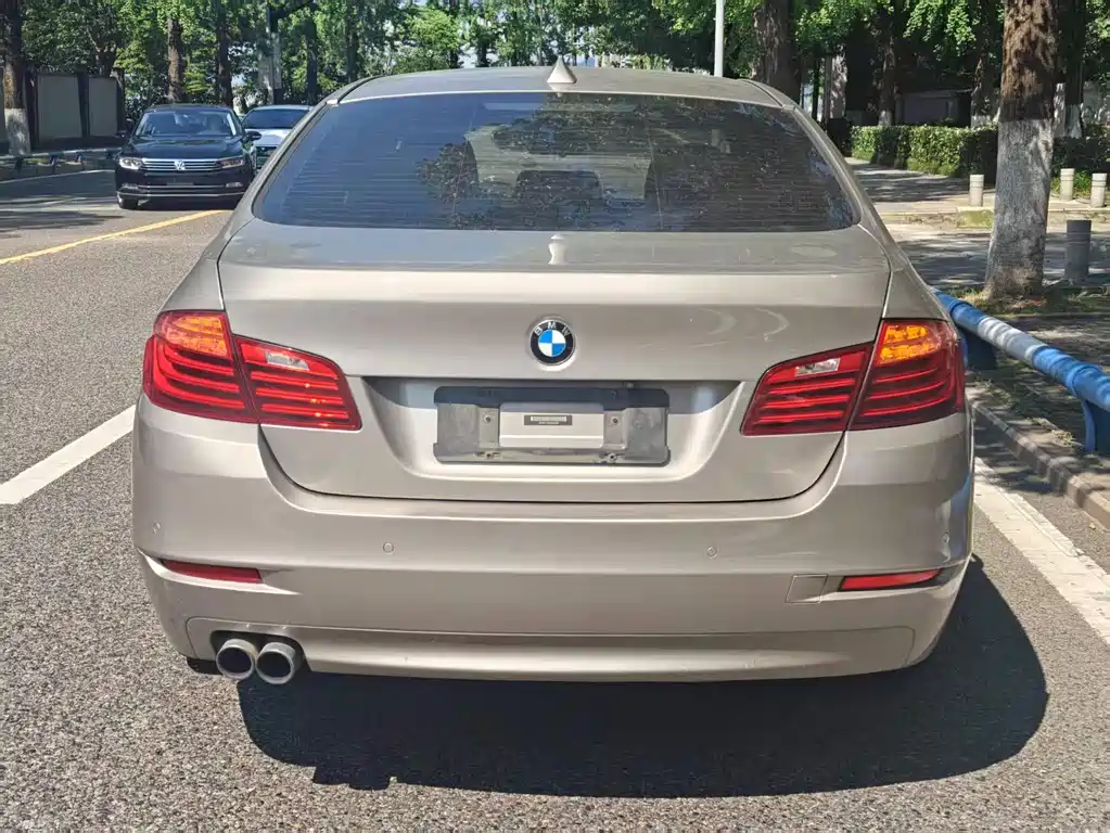 BMW 5 Series 2016 — фото 8