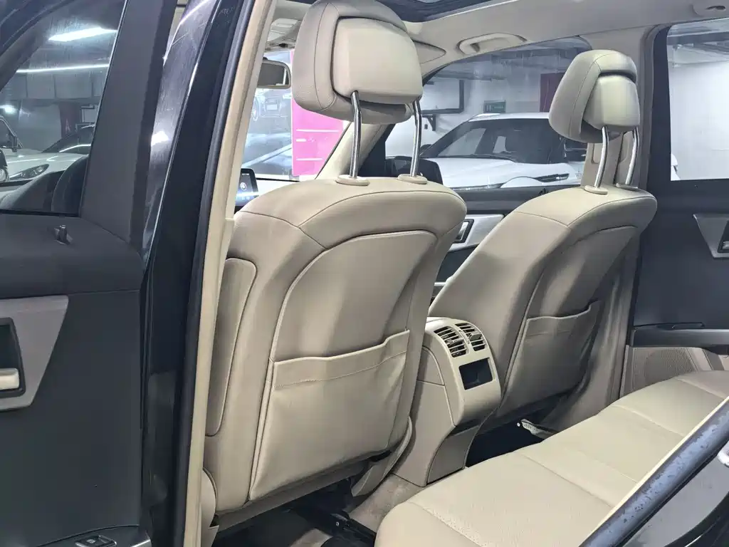 Mercedes-Benz GLK-Class 2011