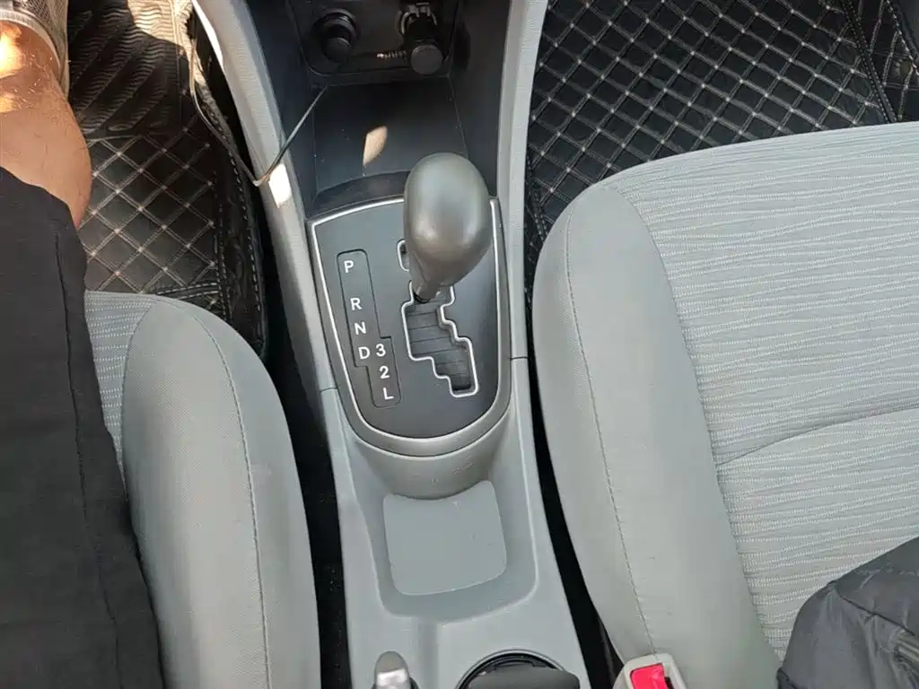 Hyundai Verna 2016 — фото 14