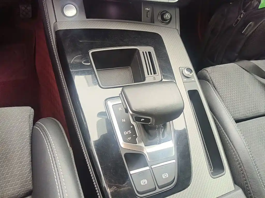 Audi Q5L Sportback 2022 — фото 14