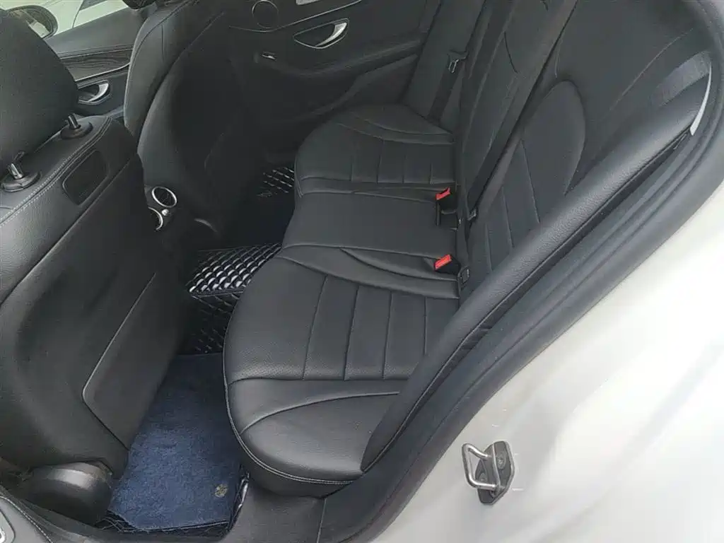 Mercedes-Benz C-Class 2018 — фото 17