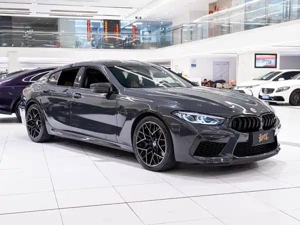 BMW M8 2022