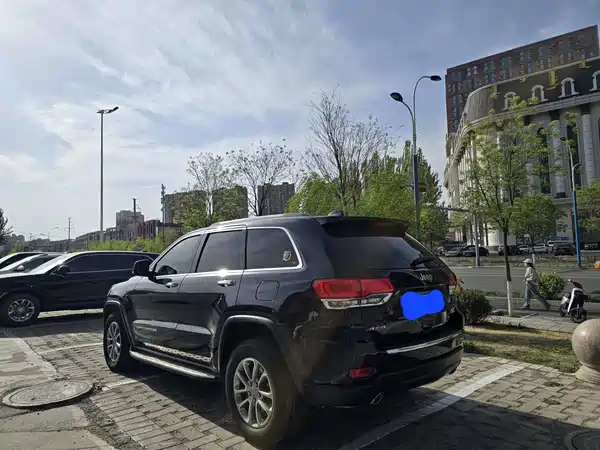 Jeep Grand Cherokee 2016