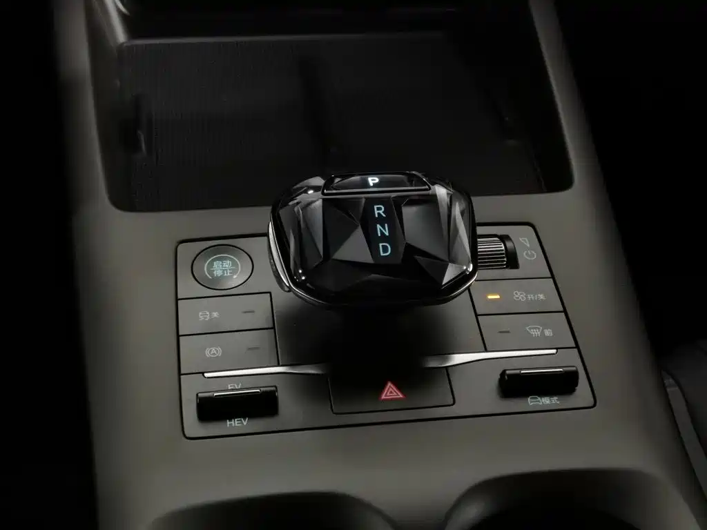 BYD Qin PLUS 2025 — фото 13