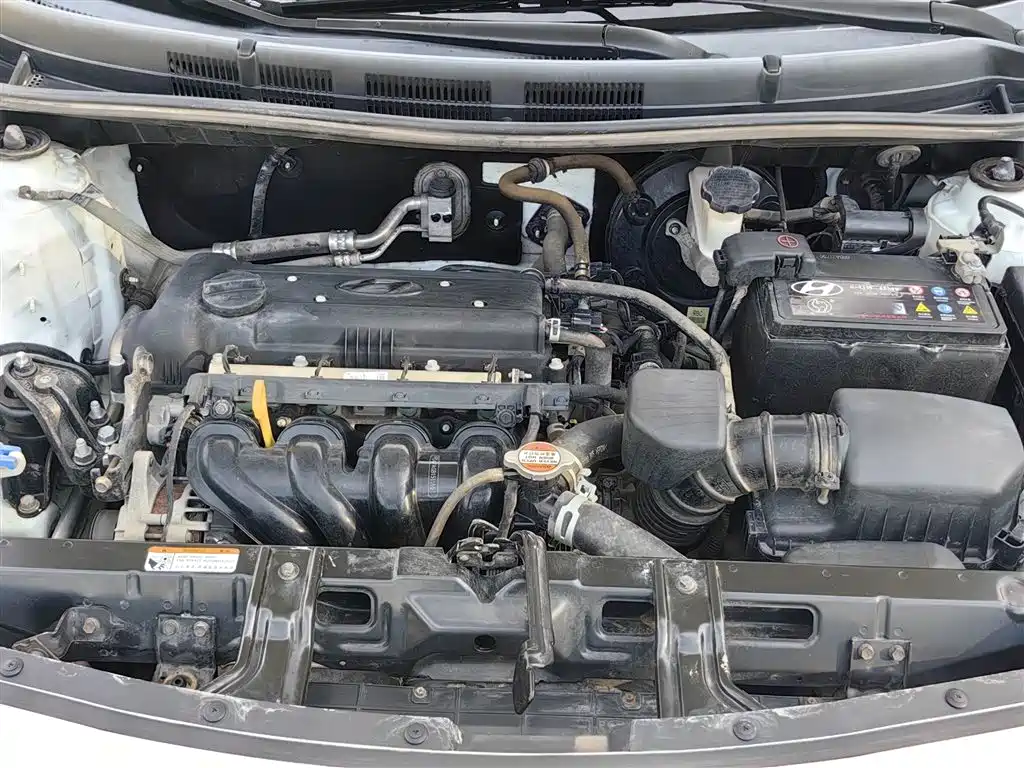 Hyundai Verna 2017 — фото 11