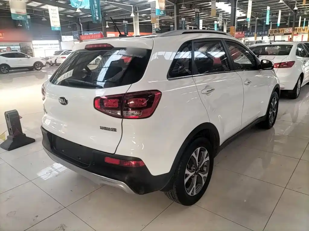 Kia KX3 Proud Running 2016