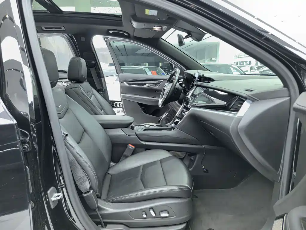 Cadillac XT6 2020 — фото 15