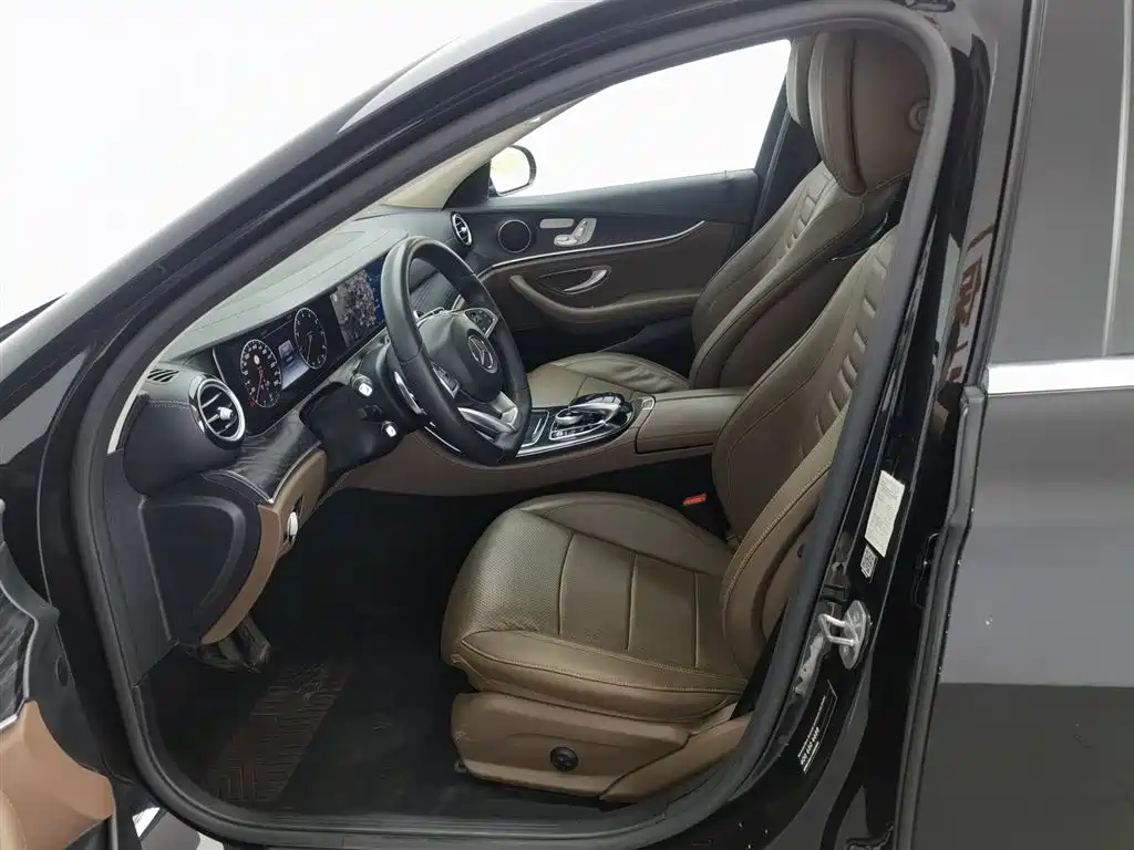 Mercedes-Benz E-Class 2017 — фото 10