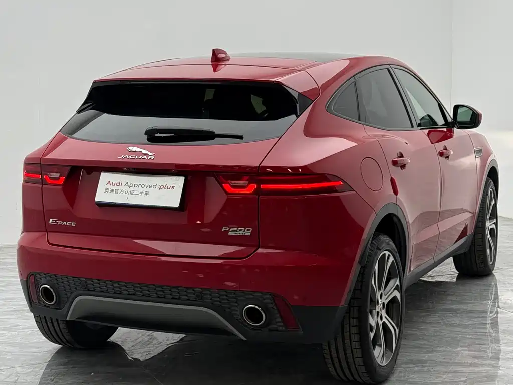 Jaguar E-PACE 2019 — фото 8
