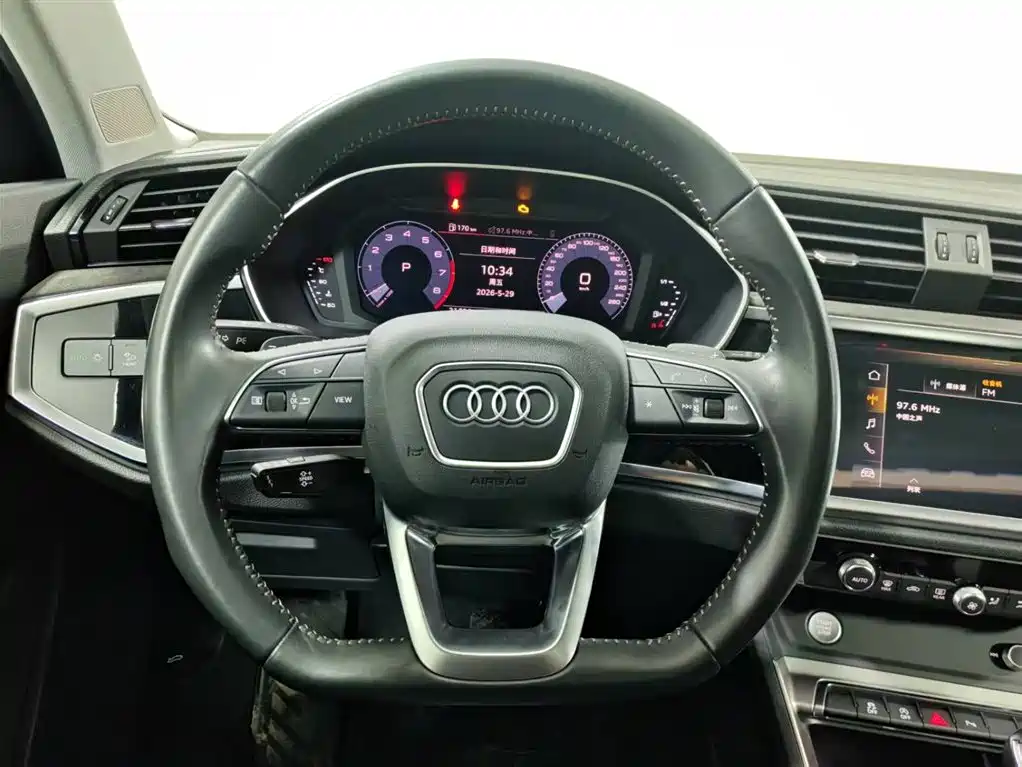 Audi Q3 2019 — фото 11
