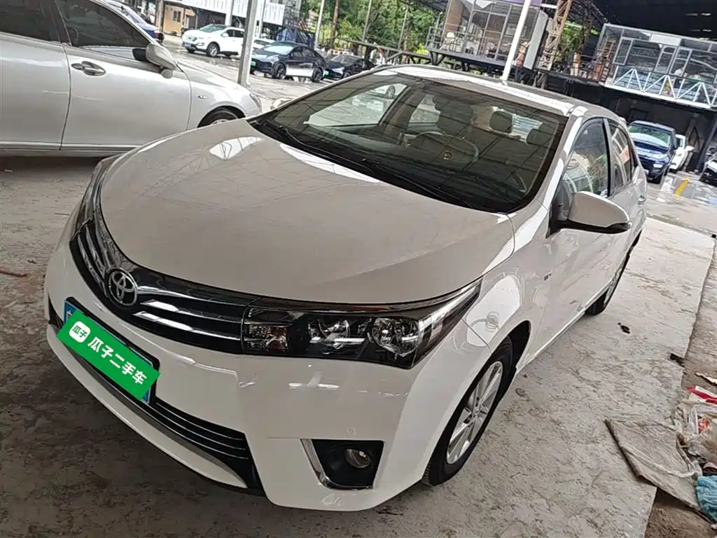 Toyota Corolla 2015 — фото 1