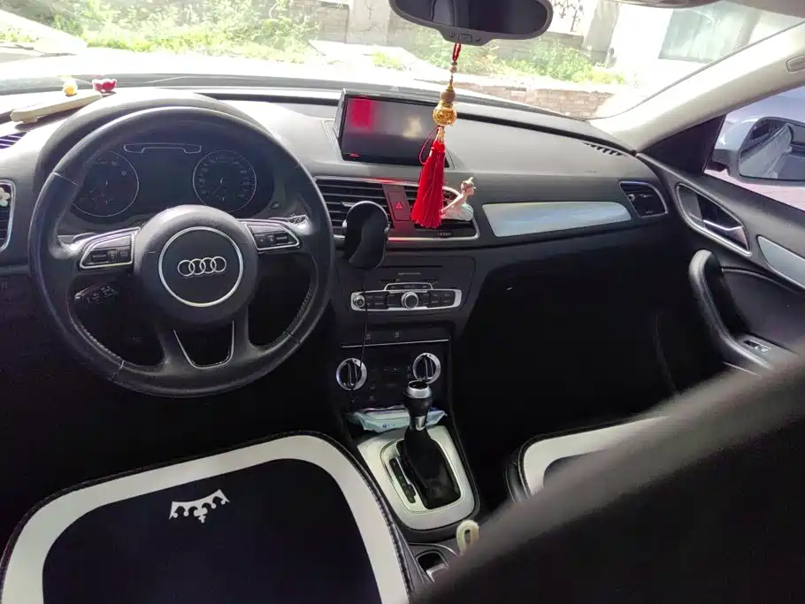 Audi Q3 2014 — фото 12