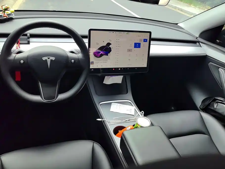 Tesla Model Y 2024 — фото 12