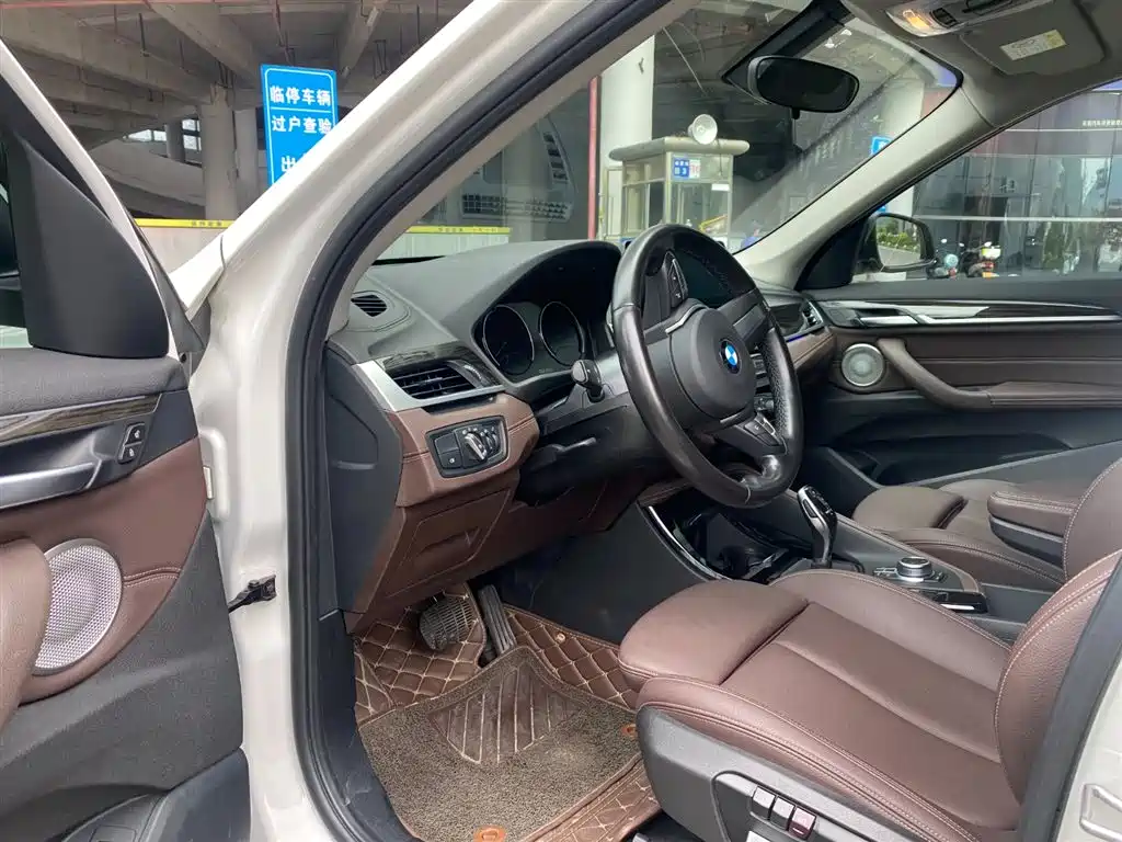 BMW X1 2021 — фото 4