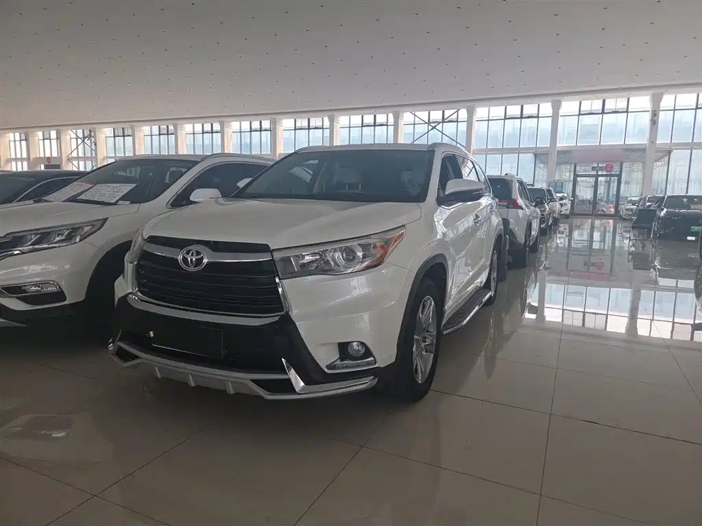 Toyota Highlander 2017 — фото 2