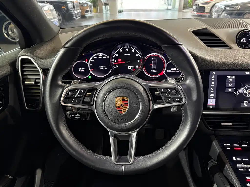 Porsche Cayenne 2018 — фото 14