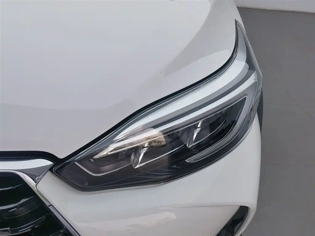 Toyota Yaris L 2021
