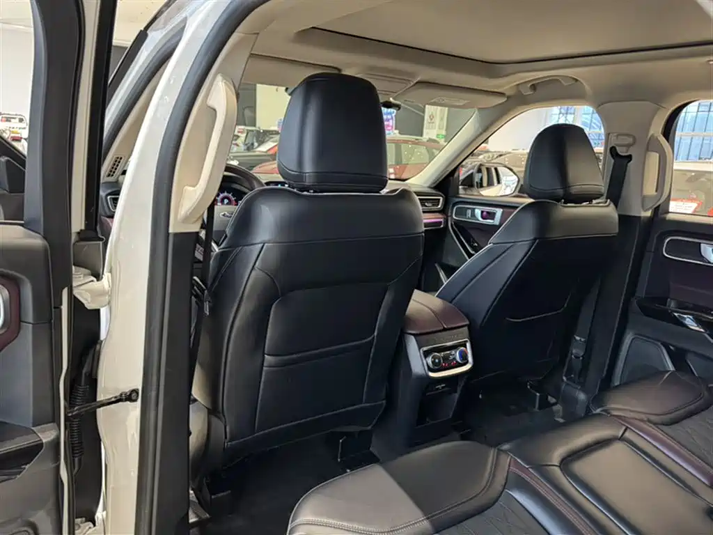 Ford Explorer 2023 — фото 16