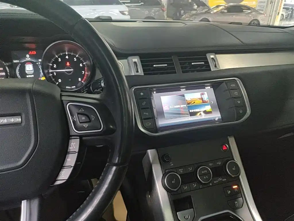 Land Rover Evoque 2017 — фото 10