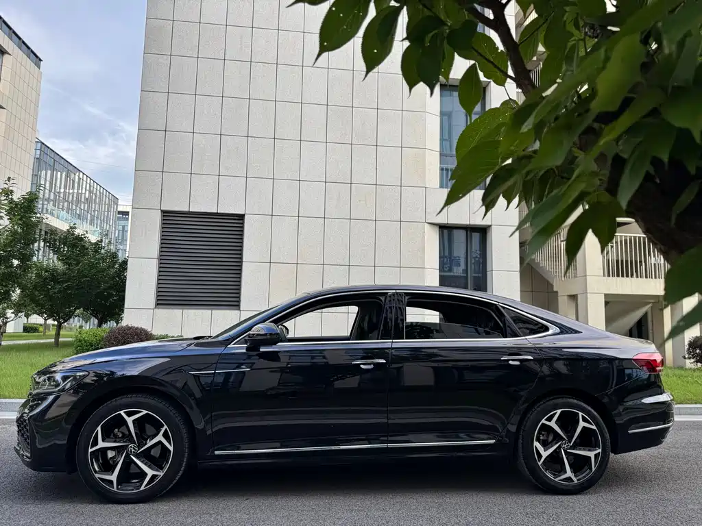 Volkswagen Passat 2024