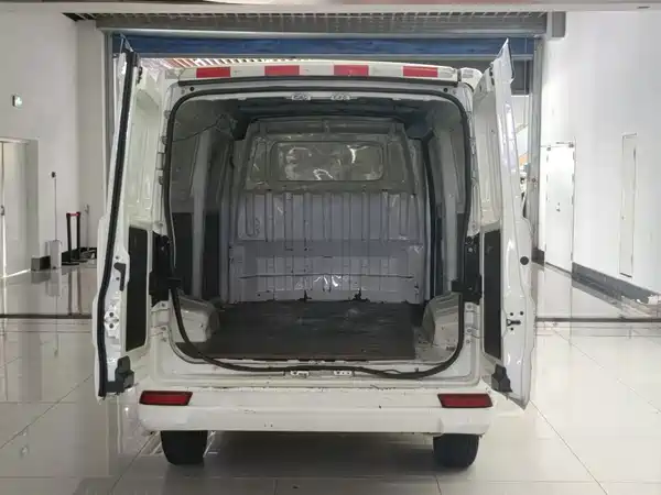 Dongfeng Yufeng EM26 2023