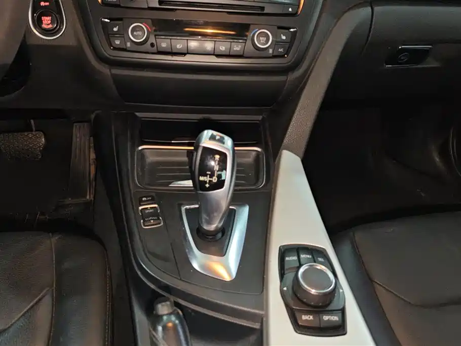 BMW 3 Series 2015 — фото 16