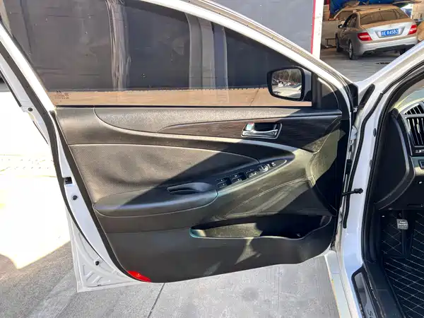 Hyundai Sonata 2013