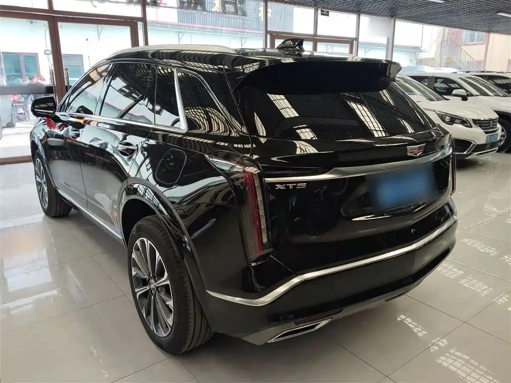 Cadillac XT5 2025 — фото 23