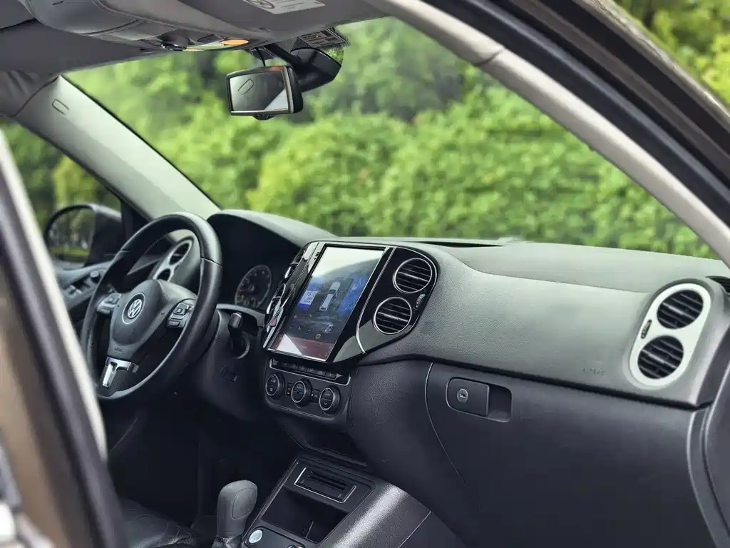 Volkswagen Tiguan 2015 — фото 24