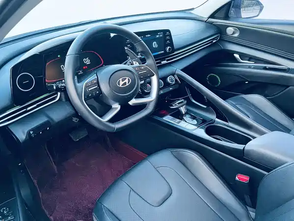 Hyundai Elantra 2023