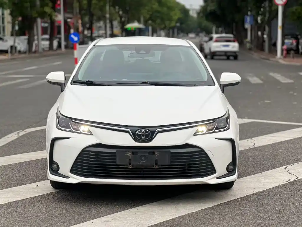 Toyota Corolla 2021 — фото 2