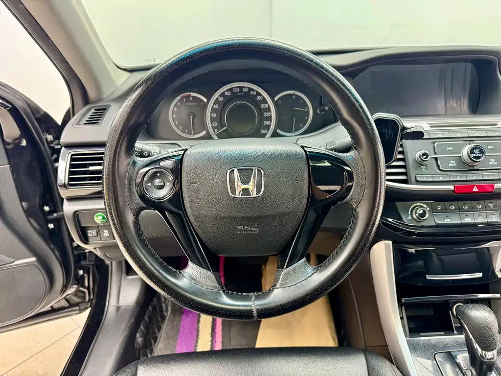 Honda Accord 2017 — фото 16
