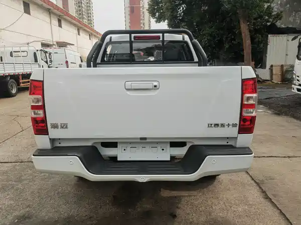 Isuzu RE-MAX Ruimai 2025